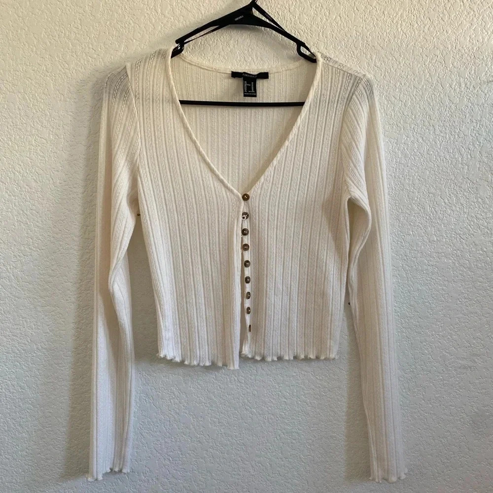 ❤️ Forever 21 Ribbed Button-Front Top size M